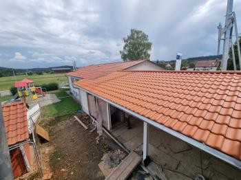 Dach Eingangsbereich Turnhalle Täbingen